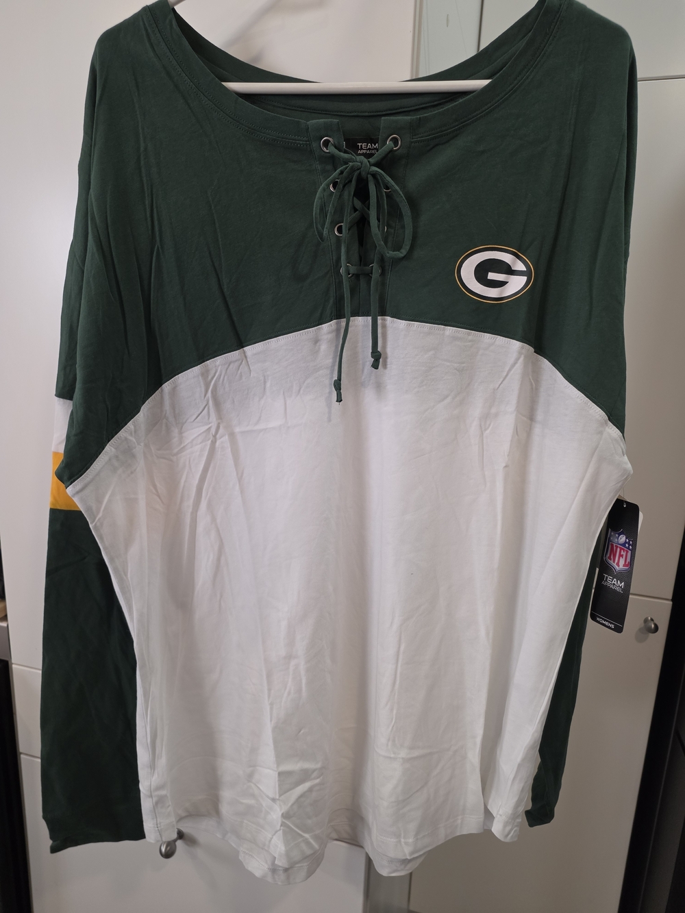 NWT Green Bay Packers NFL Team Apparel Green Lace-Up Long Sleeve Shirt Women's L